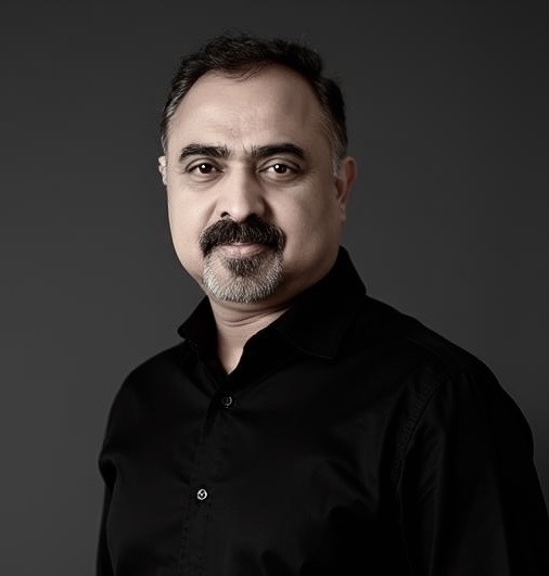 Headshot of Mano Pillai